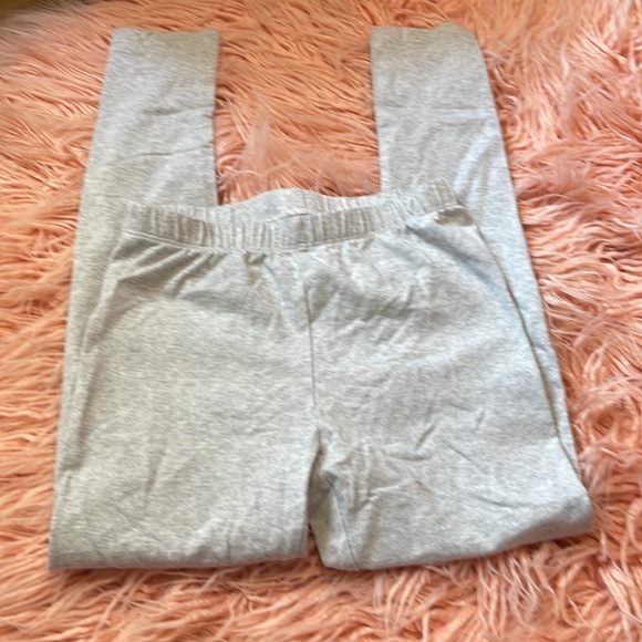 💕 Preloved Like New Light Gray Leggings - Picture 2 of 4